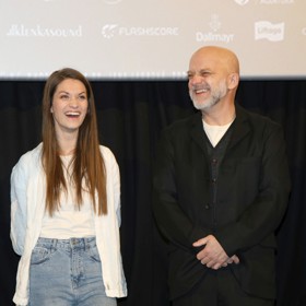 Hynek Čermák s expartnerkou Veronikou na premiéře filmu Neporazitelní.