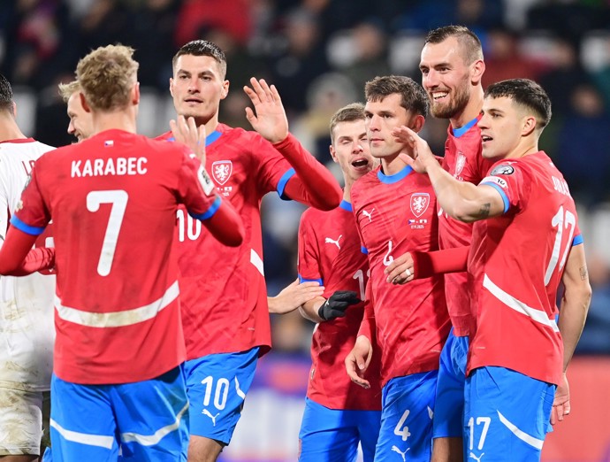 Hráči nedostanou prémie za zápas, nevhodně se chovali k fanouškům..