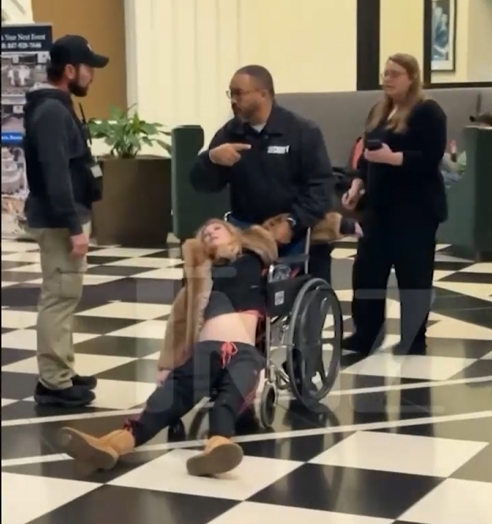 Tara Reid byla bezvládná.