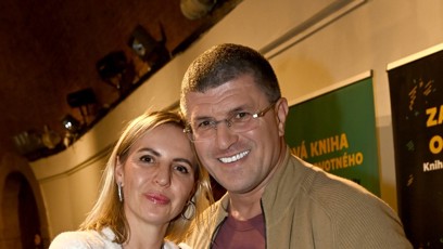 FOTO: Leon se svou ženou Sandrou.