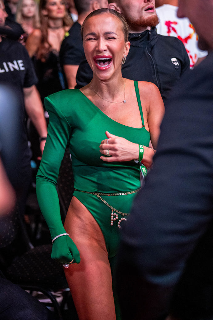 Jeho partnerka Nela Slováková byla dojatá. 