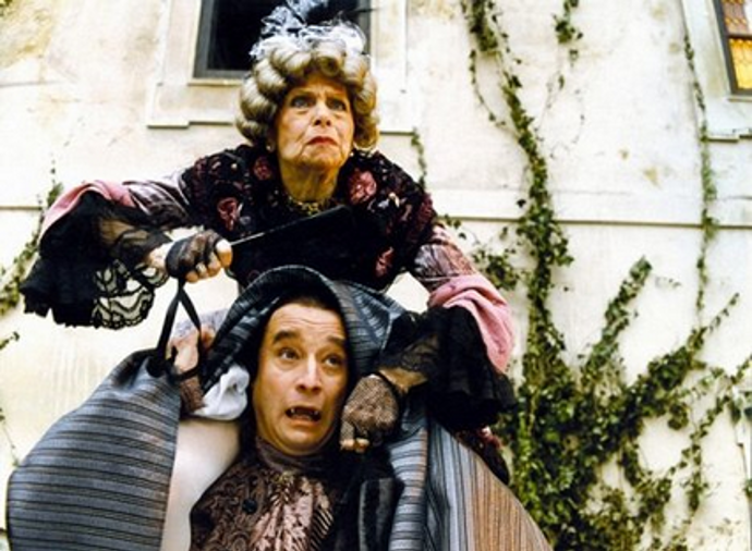 Nelly Gaierová patřila mezi prvotřídní operní pěvkyně, ale známe ji i z filmového plátna. Na snímku s Viktorem Preissem ve filmu Svatba upírů z roku 1993. Gaierová si zahrála mimo jiné také ve filmu Já už budu hodný, dědečku. Další snímky v  galerii jsou z tohoto filmu.