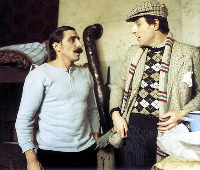 Vedle nich se ve snímku objevuje například Pavel Zedníček.