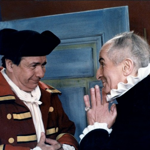 Louis de Funes ve filmu Lakomec bravurně hraje roli hamižného Harpagona, který chce svou dceru provdat za bohatého nápadníka, aby byl ještě majetnější.