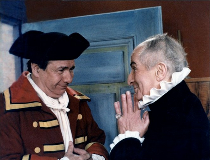 Louis de Funes ve filmu Lakomec bravurně hraje roli hamižného Harpagona, který chce svou dceru provdat za bohatého nápadníka, aby byl ještě majetnější.