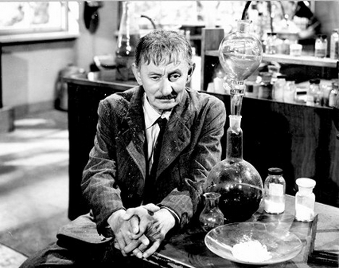 Relaxoval sportem a jízdou na koni. (snímek je z filmu Muž v povětří)