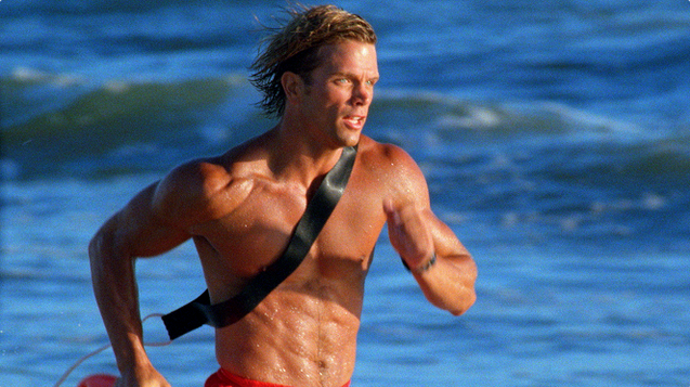 Titulní píseň se jmenovala I'm Always Here a nazpíval ji Jimi Jamison z kapely Survivor. 