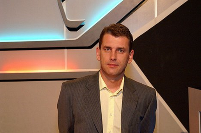 Natáčení se věnuje dva dny v měsíci.