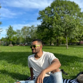 Chris Mumba zpíval v kapele New Element.