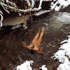 Anna Kulovaná miluje otužování a nahotu.