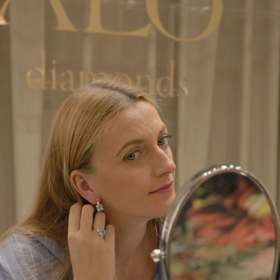 Ve svém oblíbeném klenotnictví si Petra Kvitová vyzkoušela novou kolekci šperků.