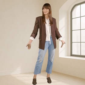 Takto může vypadat outfit ve vaší konfekční velikosti ze základu kalhot, košile a saka. Ale podívejme se na to, jak to vypadá, když vyberete kousky s ohledem na vaši postavu. 