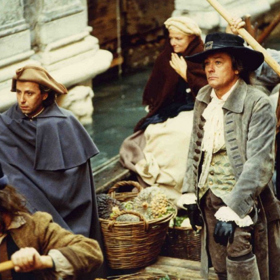 Kromě Delona si zde zahrál například Fabrice Luchini.