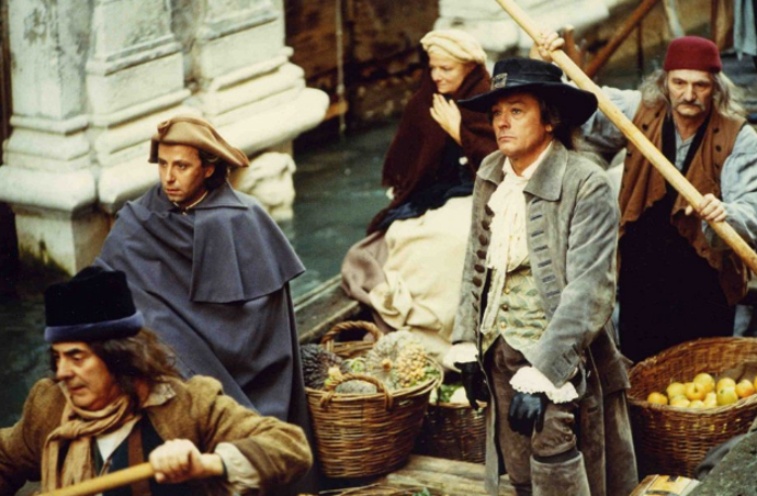 Kromě Delona si zde zahrál například Fabrice Luchini.