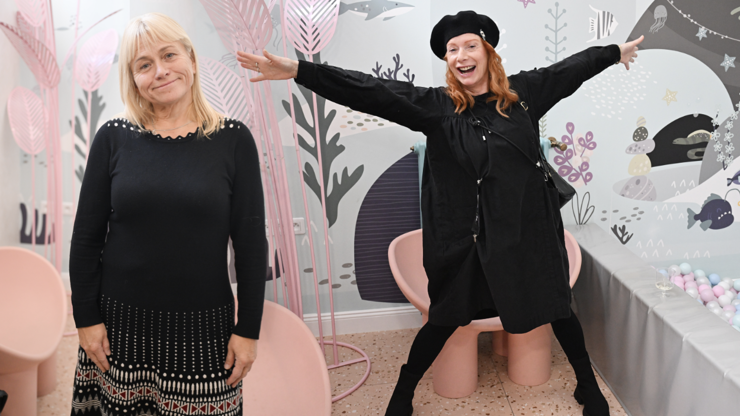 Tomicová po dlouhé době ve společnosti či rozdivočelá Štěpánová. Herečky si vyrazily z kopýtka 