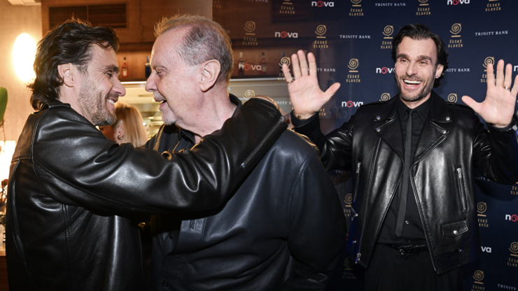 Leoš Mareš k nezastavení. Na party byl na roztrhání, je ve formě a září jako kdysi