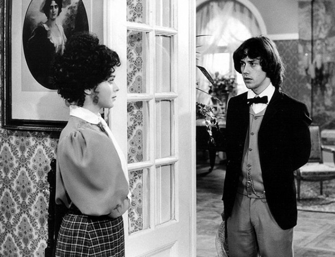 Seriál Zlá krev, kde mimo jiných hraje i Marcel Vašinka, vysílá první program české televize.