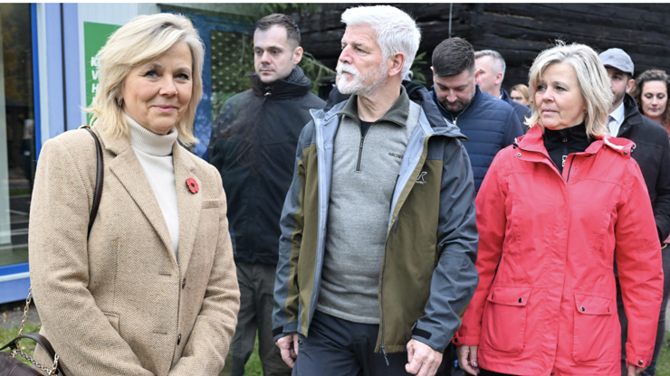 Proměna Evy Pavlové lusknutím prstu. Ze sportovkyně ve větrovce v elegantní první dámu