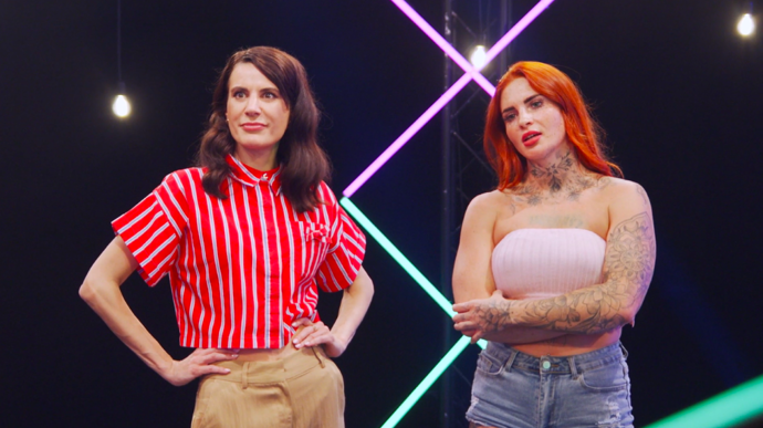 Tereza Osladilová s moderátorkou show Monikou Timkovou.