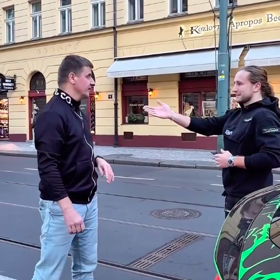 Bitce předcházela slovní roztržka.