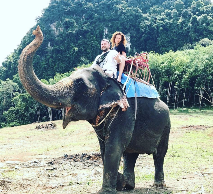 Ve Spojených arabských emirátech byl zavražděn ruský pár Roman a Anna.