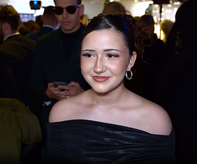 Rebeka Soukupová vyrazila s tátou do společnosti v šatech od návrhářky Martiny Pipkové Loudové.