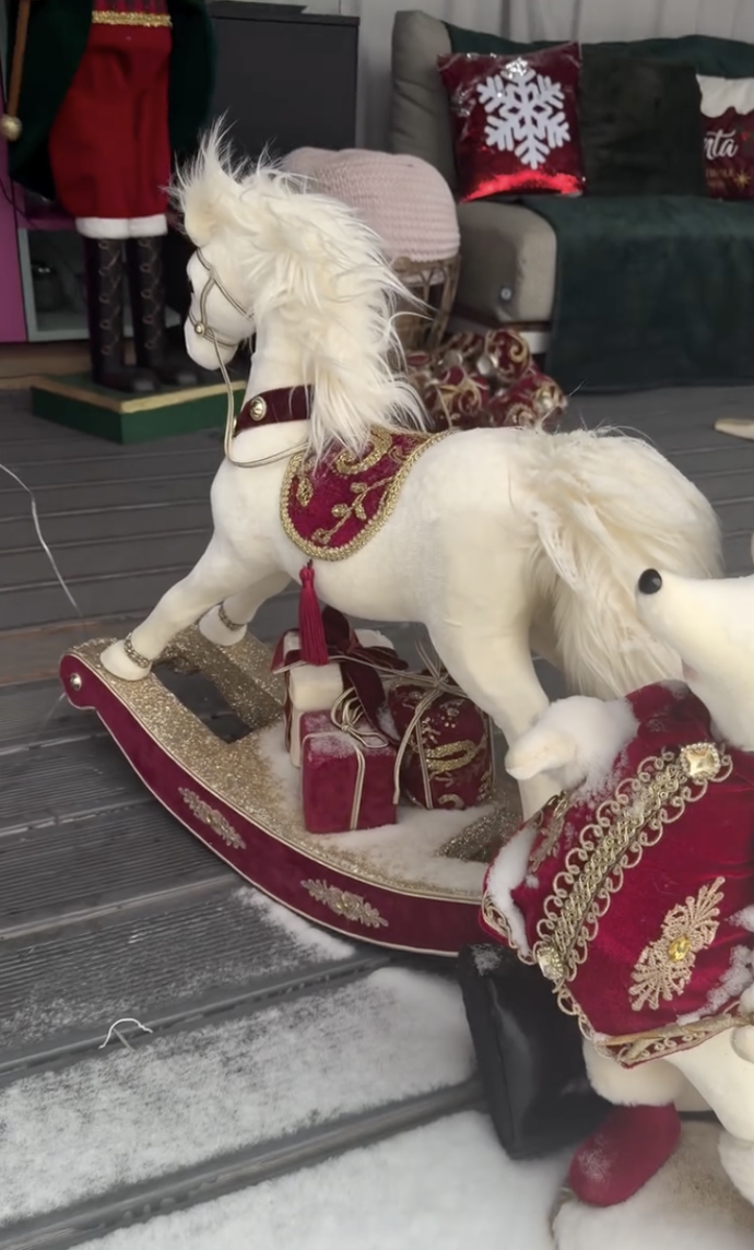 Vánoční výzdoba Agáty Hanychové.