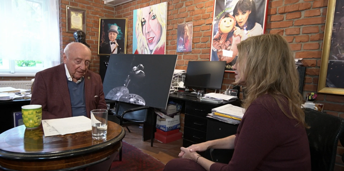 Felix Slováček otevřel svou 13. komnatu. 