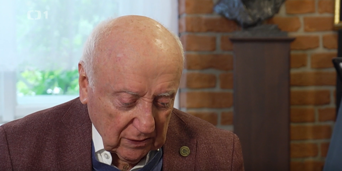 Felix Slováček neudržel slzy. 