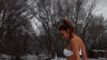 FOTO: Eva Decastelo se v zimě otužuje.