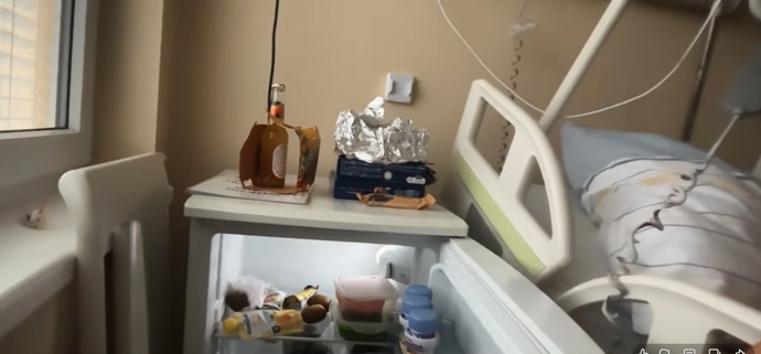 Patrik Hezucký ukázal plnou lednici.