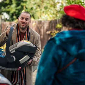 Z idola žen se stal obtloustlý podvodník.