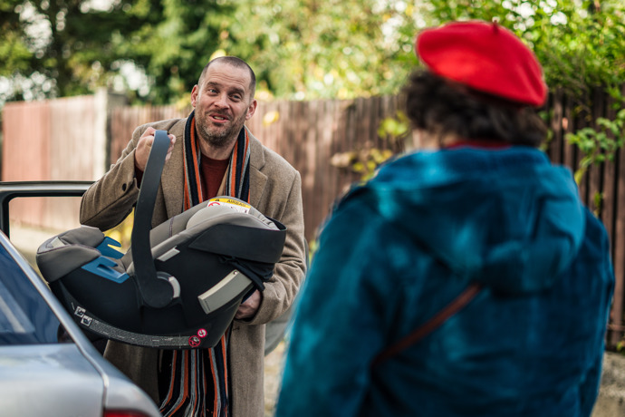 Z idola žen se stal obtloustlý podvodník.