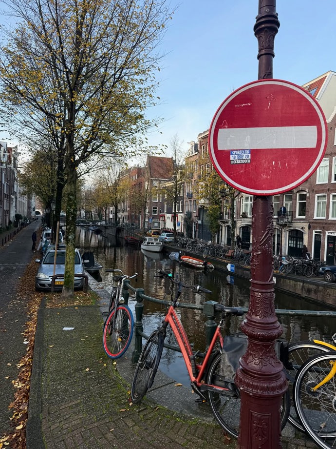 Nechyběly ani procházky uličkami v Amsterdamu.