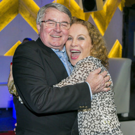 Díky své kráse, talentu a odvaze prožila velmi nekonformní život. Na snímku s Vlastimilem Harapesem.