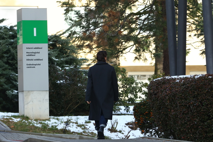 Leoš Mareš chodí za Hezuckým denně. 