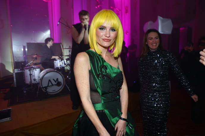 Maria Pavlová dorazila s parukou. 