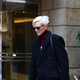 Tilda Swinton je v Praze.