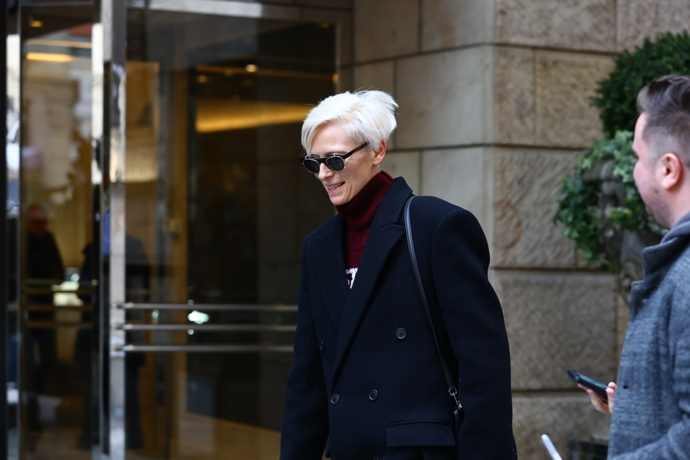 Tilda Swinton je v Praze.