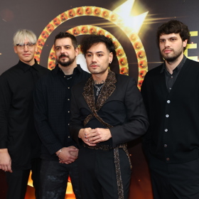 Zpěvák Renne Dang dorazil na Slavíky po boku svých muzikatů.