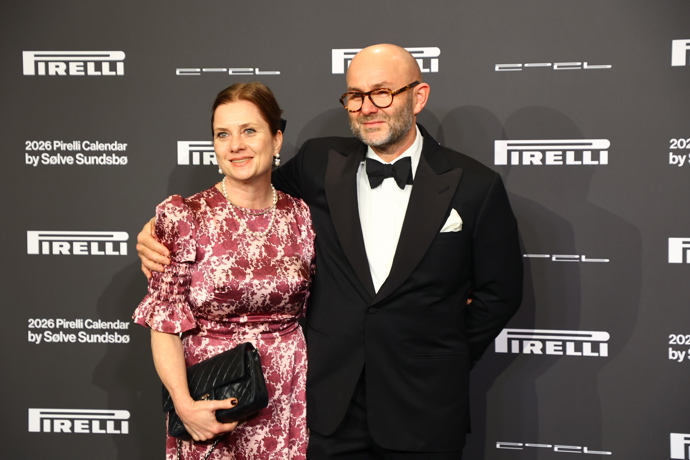 Fotograf Sølve Sundsbø na odhalení nového kalendáře Pirelli.