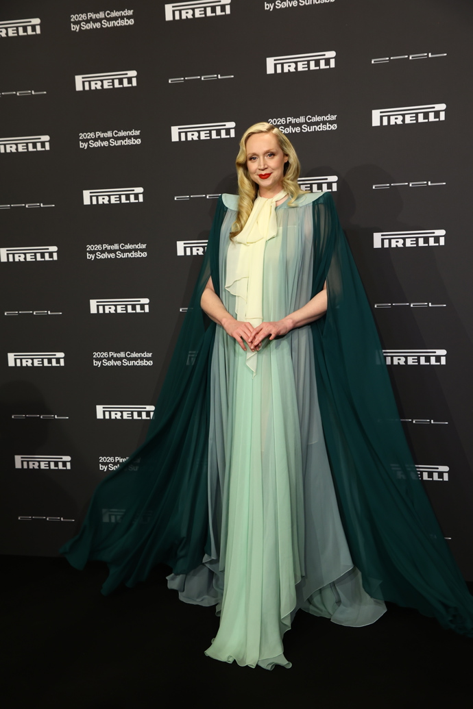 Gwendoline Christie na odhalení nového kalendáře Pirelli.