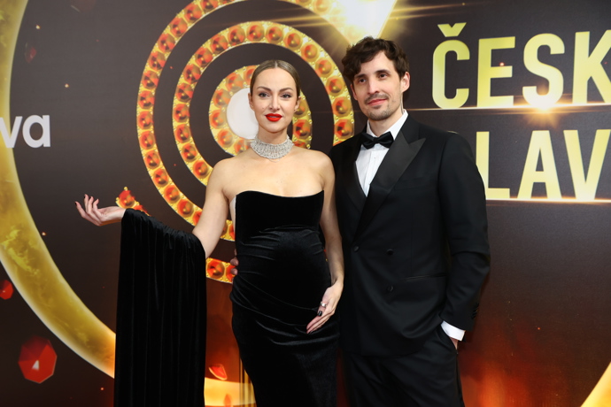 Čestmír Strakatý po boku své krásné partnerky.