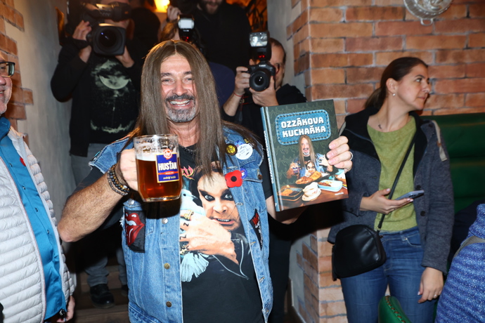 Martin Dejdar jako Ozzák.