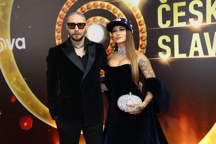 Rapperka Sharlota s manželem.