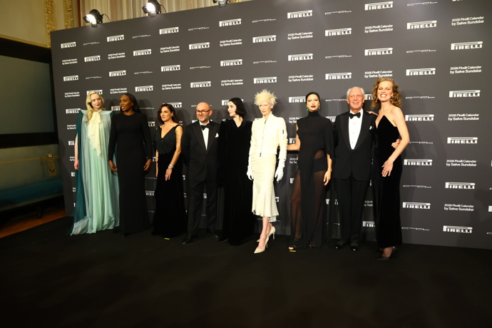 Odhalení kalendáře Pirelli si nenechala ujít celá řada známých osobností.