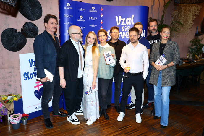 Sára Milfajtová vystoupila na křtu knihy Vzal sis Slovenku. 