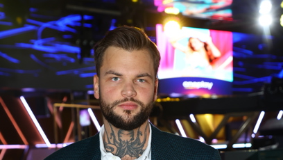 FOTO: Shelby přišel do vily jako bombshell.