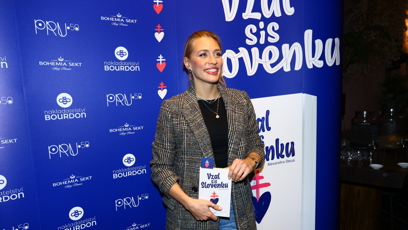 FOTO: Sára Milfajtová je krásná žena.