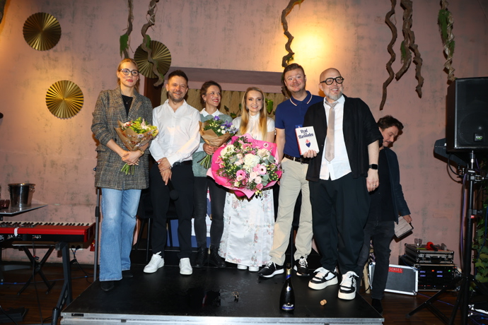 Sára Milfajtová a spol. na křtu knihy Vzal sis Slovenku.